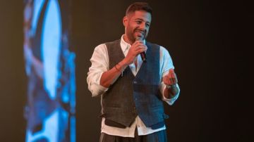 الصديري والبنطلون الواسع .. محمد حماقي يخطف الأنظار بإطلالة Smart Casual في حفل أبوظبي الصديري والبنطلون الواسع .. محمد حماقي يخطف الأنظار بإطلالة Smart Casual في حفل أبوظبي
