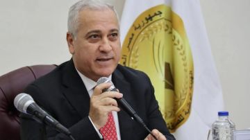 تسوية المديونيات وجدولة القروض.. تفاصيل خطة الحكومة لإعادة هيكلة الصحف القومية تسوية المديونيات وجدولة القروض.. تفاصيل خطة الحكومة لإعادة هيكلة الصحف القومية