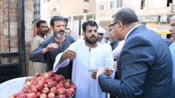 محافظ قنا يحيل مسؤولي إدارة السوق ومجلس المدينة بنجع حمادي للتحقيق محافظ قنا يحيل مسؤولي إدارة السوق ومجلس المدينة بنجع حمادي للتحقيق