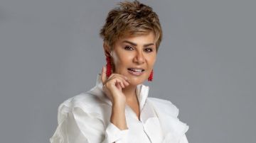 مفيدة شيحة تفاجئ الجمهور: قررت أتحدى نفسي وأجرب ستاند أب كوميدي مفيدة شيحة تفاجئ الجمهور: قررت أتحدى نفسي وأجرب ستاند أب كوميدي