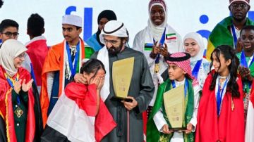 بطلة تحدي القراءة العربي.. أول تعليق لمدير مدرسة حمدى شرابي بكفر الشيخ على فوز تلميذته ميار عثمان بطلة تحدي القراءة العربي.. أول تعليق لمدير مدرسة حمدى شرابي بكفر الشيخ على فوز تلميذته ميار عثمان