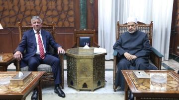شيخ الأزهر: بيت العائلة المصرية نجح في محاصرة الفتن الطائفية ومواجهة التطرف والتشدد شيخ الأزهر: بيت العائلة المصرية نجح في محاصرة الفتن الطائفية ومواجهة التطرف والتشدد