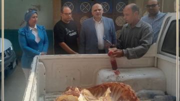 ضبط 300 كيلو لحوم غير صالحة وختم مقلد لأختام المجازر الحكومية ببني سويف ضبط 300 كيلو لحوم غير صالحة وختم مقلد لأختام المجازر الحكومية ببني سويف