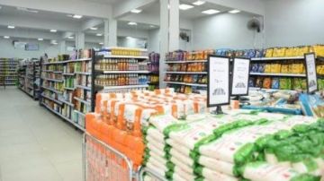 التموين: كاري أون يطور المجمعات الاستهلاكية.. وتخفيض 25 على 30 سلعة أساسية التموين: كاري أون يطور المجمعات الاستهلاكية.. وتخفيض 25 على 30 سلعة أساسية