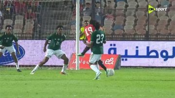 مصر ضد جنوب إفريقيا.. التعادل السلبي يحسم الشوط الأول في استاد القاهرة مصر ضد جنوب إفريقيا.. التعادل السلبي يحسم الشوط الأول في استاد القاهرة