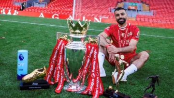 أيمن يونس: محمد صلاح تعرض لظلم كبير في سباق الكرة الذهبية.. والجائزة فقدت مصداقيتها أيمن يونس: محمد صلاح تعرض لظلم كبير في سباق الكرة الذهبية.. والجائزة فقدت مصداقيتها