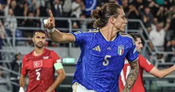 إيطاليا تفوز على تركيا 3-1 في دوري الأمم الأوروبية إيطاليا تفوز على تركيا 3-1 في دوري الأمم الأوروبية