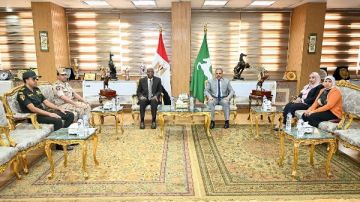 محافظ الشرقية يستقبل رئيس الاتحاد العربي للمحاربين القدماء محافظ الشرقية يستقبل رئيس الاتحاد العربي للمحاربين القدماء