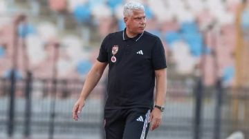 حسام غالي: وائل جمعة خانه التوفيق ولا يحق له التدخل في طريقة لعب المنافس حسام غالي: وائل جمعة خانه التوفيق ولا يحق له التدخل في طريقة لعب المنافس