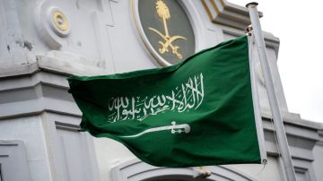 السعودية تعلن اعتراض وتدمير 7 مسيرات و3 صواريخ باليستية أطلقها الحوثيون السعودية تعلن اعتراض وتدمير 7 مسيرات و3 صواريخ باليستية أطلقها الحوثيون