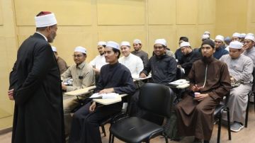 دار الإفتاء تواصل تدريب طلاب تايلاند بالأزهر على تحليل الفتاوى وفض المنازعات دار الإفتاء تواصل تدريب طلاب تايلاند بالأزهر على تحليل الفتاوى وفض المنازعات