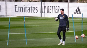 ريال مدريد يتوصل لاتفاق لتمديد عقد كورتوا حتى 2028 ريال مدريد يتوصل لاتفاق لتمديد عقد كورتوا حتى 2028