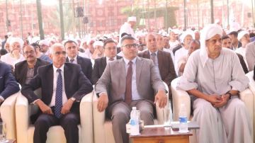 محافظ قنا يشهد فعاليات منتدى دندرة الاقتصادى بعنوان الاقتراض.. دفع لا اندفاع محافظ قنا يشهد فعاليات منتدى دندرة الاقتصادى بعنوان الاقتراض.. دفع لا اندفاع