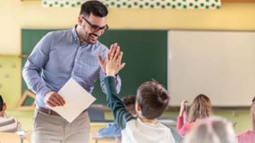 خبير تربوي: المعلم قد يجعل الطالب يحب الرياضيات حتى لو كان المنهج صعبا