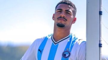 إياد العسقلاني: حزين لهبوط الإسماعيلي .. وحلمي الدوري الإنجليزي إياد العسقلاني: حزين لهبوط الإسماعيلي .. وحلمي الدوري الإنجليزي
