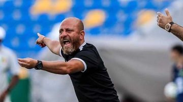 وائل رياض يرشح 6 لاعبين للمنتخب الأول.. ويكشف أسباب تفوق المغرب في الاحتراف الخارجى وائل رياض يرشح 6 لاعبين للمنتخب الأول.. ويكشف أسباب تفوق المغرب في الاحتراف الخارجى