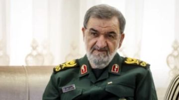 مسؤول الأمن الإيراني الأول لأوروبا: الحرب والإرهاب لهما ثمن وأنتم تدفعون الفاتورة مسؤول الأمن الإيراني الأول لأوروبا: الحرب والإرهاب لهما ثمن وأنتم تدفعون الفاتورة