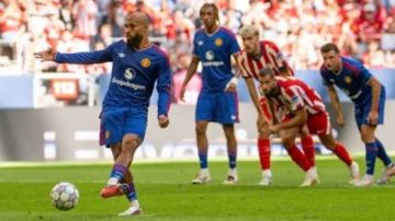 6 مباريات بلا فوز.. مانشستر يونايتد يواصل نزيف النقاط بعد التعادل مع ليدز 6 مباريات بلا فوز.. مانشستر يونايتد يواصل نزيف النقاط بعد التعادل مع ليدز