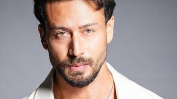 تفاصيل محاولة أغتيال نجم بوليوود تايجر شروف تفاصيل محاولة أغتيال نجم بوليوود تايجر شروف