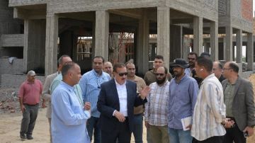 أبو ليمون يتفقد مشروع إنشاء 111 عمارة إسكان اجتماعي بمنطقة محمد مهران بالحي الإماراتي جنوب بورسعيد أبو ليمون يتفقد مشروع إنشاء 111 عمارة إسكان اجتماعي بمنطقة محمد مهران بالحي الإماراتي جنوب بورسعيد