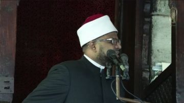 أمين البحوث الإسلامية: المتربصون بوعي شبابنا كالقرضة والأكلة.. فاحفظوا وعيكم وعقيدتكم أمين البحوث الإسلامية: المتربصون بوعي شبابنا كالقرضة والأكلة.. فاحفظوا وعيكم وعقيدتكم