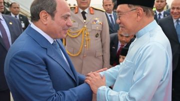 رئيس وزراء ماليزيا: نتطلع إلى فتح آفاق جديدة للتعاون مع مصر رئيس وزراء ماليزيا: نتطلع إلى فتح آفاق جديدة للتعاون مع مصر