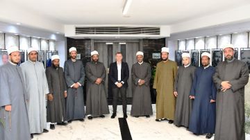 محافظ أسوان يلتقى وفد القافلة الدعوية لمجمع البحوث الإسلامية لتعزيز الوعى الدينى وبناء الإنسان محافظ أسوان يلتقى وفد القافلة الدعوية لمجمع البحوث الإسلامية لتعزيز الوعى الدينى وبناء الإنسان