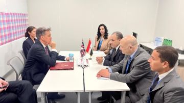 وزير الخارجية ونظيره البريطاني يبحثان خفض التصعيد الإقليمي وتسوية الأزمة السودانية وزير الخارجية ونظيره البريطاني يبحثان خفض التصعيد الإقليمي وتسوية الأزمة السودانية
