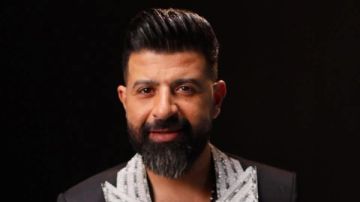 خالد عويضه يعلق على أزمة مهرجان الموسيقى العربية: نحمي الفن المصري من الترهيب وتصفية الحسابات خالد عويضه يعلق على أزمة مهرجان الموسيقى العربية: نحمي الفن المصري من الترهيب وتصفية الحسابات