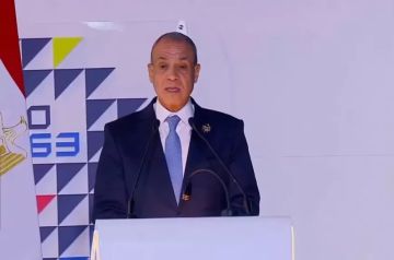 وزير الخارجية: إفريقيا تزخر بالقدرات والإمكانات الطبيعية والبشرية ومنتدى العلمين منصة جديدة للحوار الإفريقي وزير الخارجية: إفريقيا تزخر بالقدرات والإمكانات الطبيعية والبشرية ومنتدى العلمين منصة جديدة للحوار الإفريقي