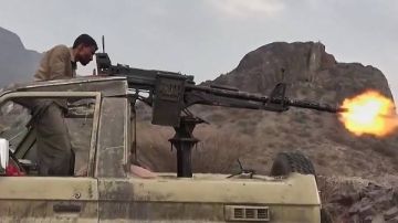 الجيش اليمني يواصل عملية فجر اليمن ضد ميليشيا الحوثي الجيش اليمني يواصل عملية فجر اليمن ضد ميليشيا الحوثي