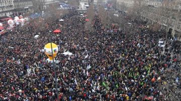 تقديرات فرنسية: خسائر احتجاجات السترات الصفراء قد تتجاوز مليار يورو تقديرات فرنسية: خسائر احتجاجات السترات الصفراء قد تتجاوز مليار يورو
