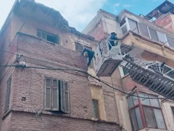 دون خسائر بشرية.. انهيار جزئي لعقار قديم مكون من 4 طوابق وسط الإسكندرية دون خسائر بشرية.. انهيار جزئي لعقار قديم مكون من 4 طوابق وسط الإسكندرية