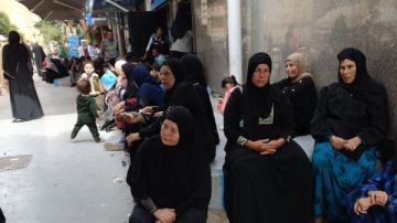 مأساة تلميذ نقاليفة بالفيوم.. كسر بالجمجمة والذراع يهدد حياة الابن الوحيد على 5 شقيقات