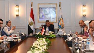 محافظ جنوب سيناء يبحث تقنين أوضاع واضعي اليد وطلبات إقامة مشروعات سياحية جديدة محافظ جنوب سيناء يبحث تقنين أوضاع واضعي اليد وطلبات إقامة مشروعات سياحية جديدة