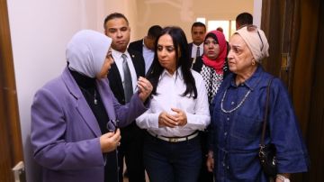من أكتوبر إلى الدقي.. كيف ترعى التضامن كبار السن بين رفع كفاءة الدور ودمج الإبداعات الفنية؟ من أكتوبر إلى الدقي.. كيف ترعى التضامن كبار السن بين رفع كفاءة الدور ودمج الإبداعات الفنية؟