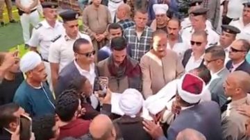 بعد خصومة بين عائلتين.. الخزندارية بطهطا تشهد الصلح بين آل عبد النعيم وآل عبد العزيز بعد خصومة بين عائلتين.. الخزندارية بطهطا تشهد الصلح بين آل عبد النعيم وآل عبد العزيز