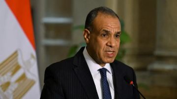 وزير الخارجية لقناة تركية: مذكرة ترسيم الحدود مع ليبيا باطلة ومعدومة الأثر القانوني وزير الخارجية لقناة تركية: مذكرة ترسيم الحدود مع ليبيا باطلة ومعدومة الأثر القانوني