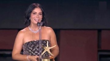 رانيا يوسف توجه رسالة مؤثرة إلى منى زكي بعد تكريمها: فخورة إني زميلتك رانيا يوسف توجه رسالة مؤثرة إلى منى زكي بعد تكريمها: فخورة إني زميلتك