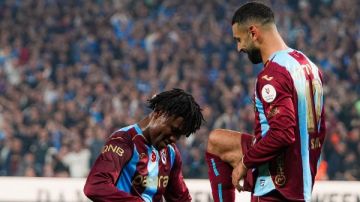 محمد صلاح يسجل في فوز طرابزون سبور على بشكتاش 2-0 في الدوري التركي محمد صلاح يسجل في فوز طرابزون سبور على بشكتاش 2-0 في الدوري التركي