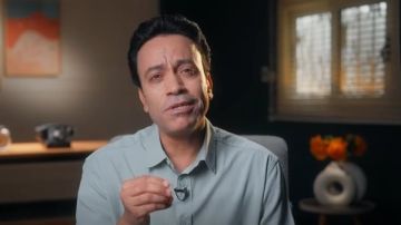 أول تعليق من الفنان سامح حسين بعد شائعة وفاته