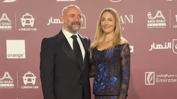 مريم أوزرلي تخطف الأنظار بفستان أسود وأزرق برفقة خالد أرغنتش في مهرجان الجونة مريم أوزرلي تخطف الأنظار بفستان أسود وأزرق برفقة خالد أرغنتش في مهرجان الجونة