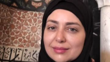 هبة مجدي من داخل مسجد السيدة نفيسة: يوم جميل هبة مجدي من داخل مسجد السيدة نفيسة: يوم جميل
