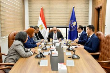 هيئة الدواء تبحث مع تسريع الإنتاج وتعزيز توافر المستحضرات بالسوق المصرية هيئة الدواء تبحث مع تسريع الإنتاج وتعزيز توافر المستحضرات بالسوق المصرية