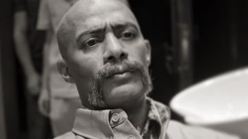 خناقة مع النمر.. محمد رمضان يطمئن جمهوره بعد إصابته أثناء تصوير عشماوي خناقة مع النمر.. محمد رمضان يطمئن جمهوره بعد إصابته أثناء تصوير عشماوي