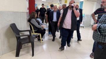 وزير الإدارة المحلية الأردني يتفقد مصابي حادث الكرك.. ورئيس النواب: لا تساهل مع مرتكبيه وزير الإدارة المحلية الأردني يتفقد مصابي حادث الكرك.. ورئيس النواب: لا تساهل مع مرتكبيه