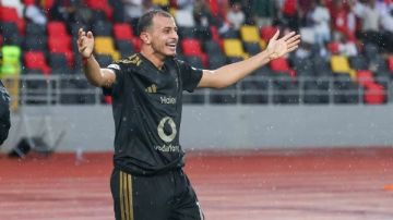 عموته يمنح عمر الساعي وعدا بالمشاركة أساسيا أمام كيتارا الأوغندي عموته يمنح عمر الساعي وعدا بالمشاركة أساسيا أمام كيتارا الأوغندي