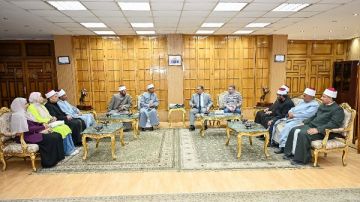 محافظ الشرقية يستقبل مدير الوعظ لبحث تنفيذ قوافل دعوية لنشر الفكر الوسطي محافظ الشرقية يستقبل مدير الوعظ لبحث تنفيذ قوافل دعوية لنشر الفكر الوسطي