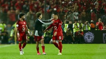إمام عاشور يعتذر لمعتمد جمال بعد واقعة دكة بدلاء الزمالك في القمة