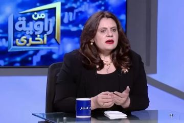 السفيرة سها جندي: إلغاء وزارة الهجرة يقتضي إعادة النظر و14 مليون مصري بالخارج أمن قومي السفيرة سها جندي: إلغاء وزارة الهجرة يقتضي إعادة النظر و14 مليون مصري بالخارج أمن قومي